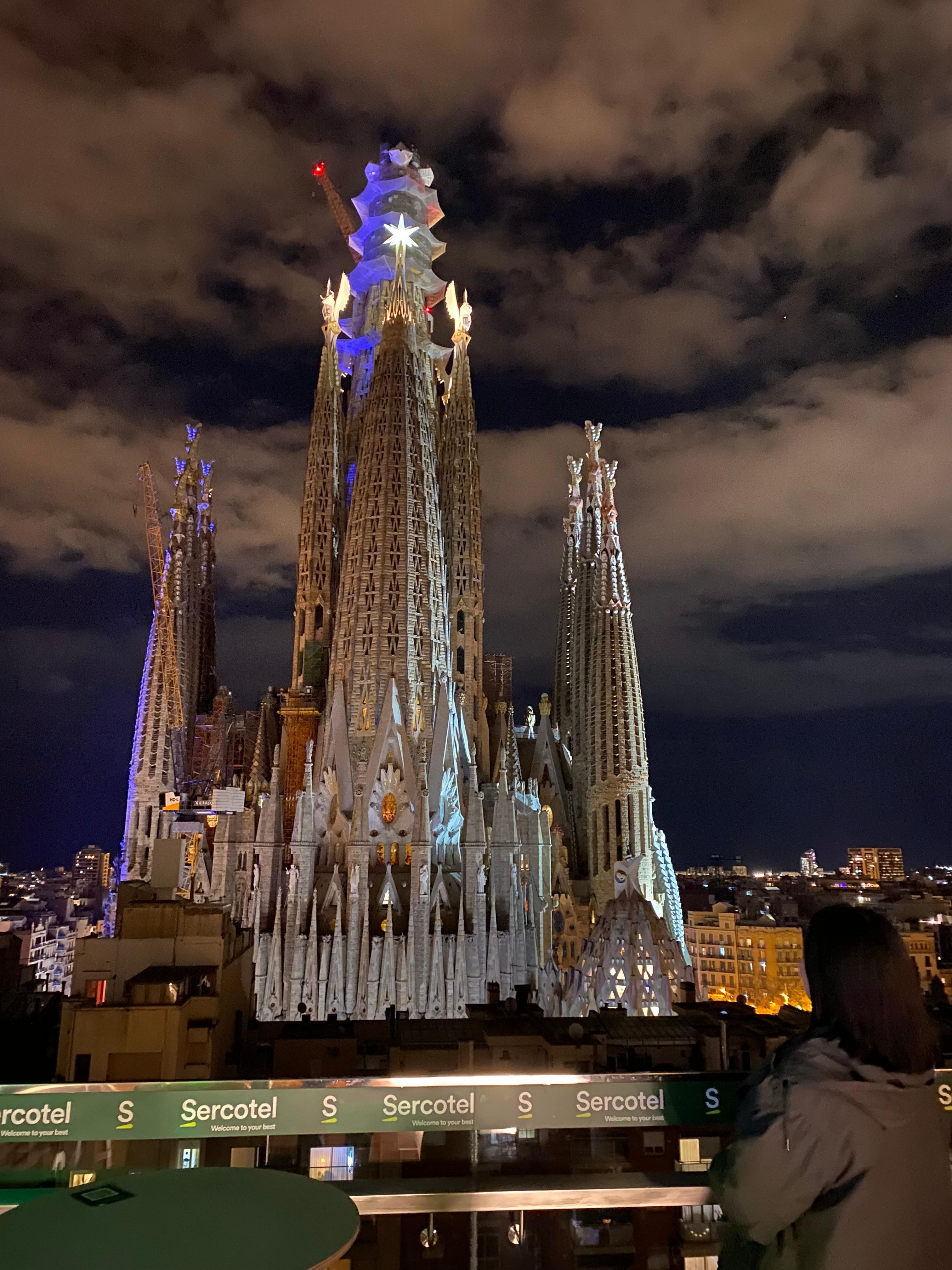 ルーフトップテラスからのサグラダファミリア