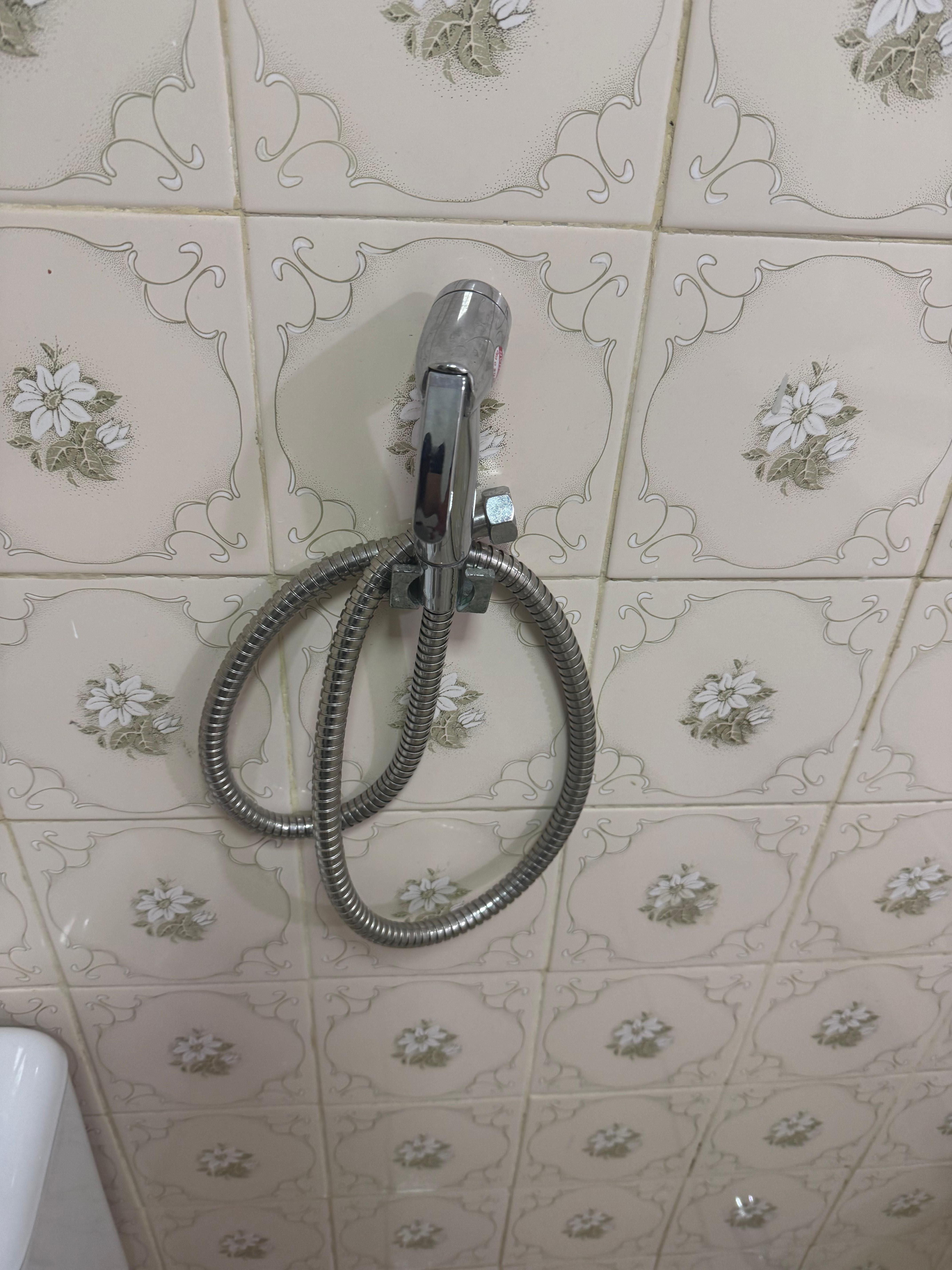 Chuveirinho arrebentado