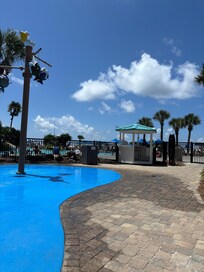Splash pad
