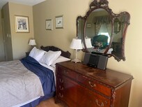 Queen bed antique furniture,