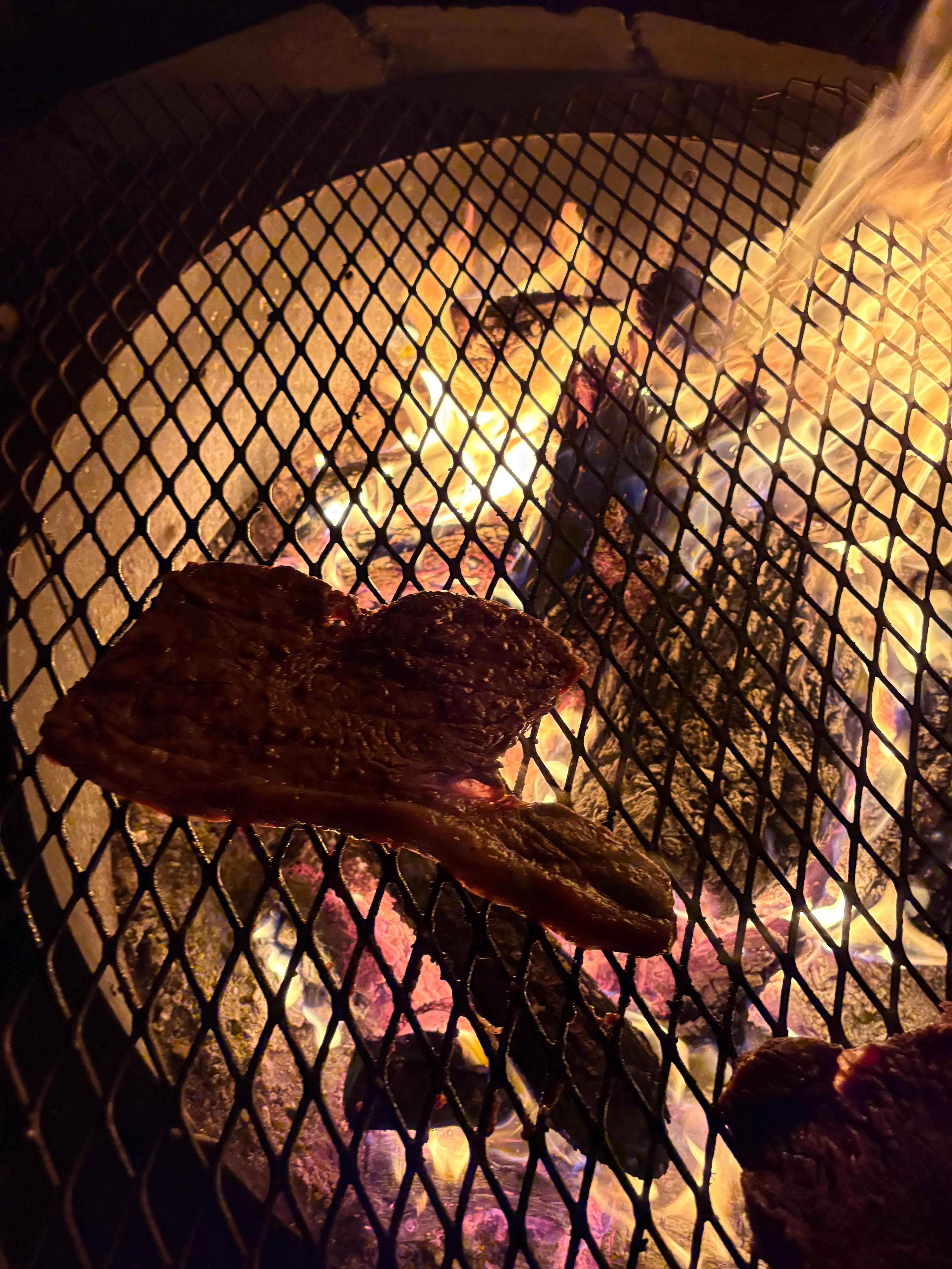 Fire Pit : perfect for a steak night 