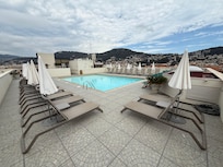 Pool auf Dachterrasse