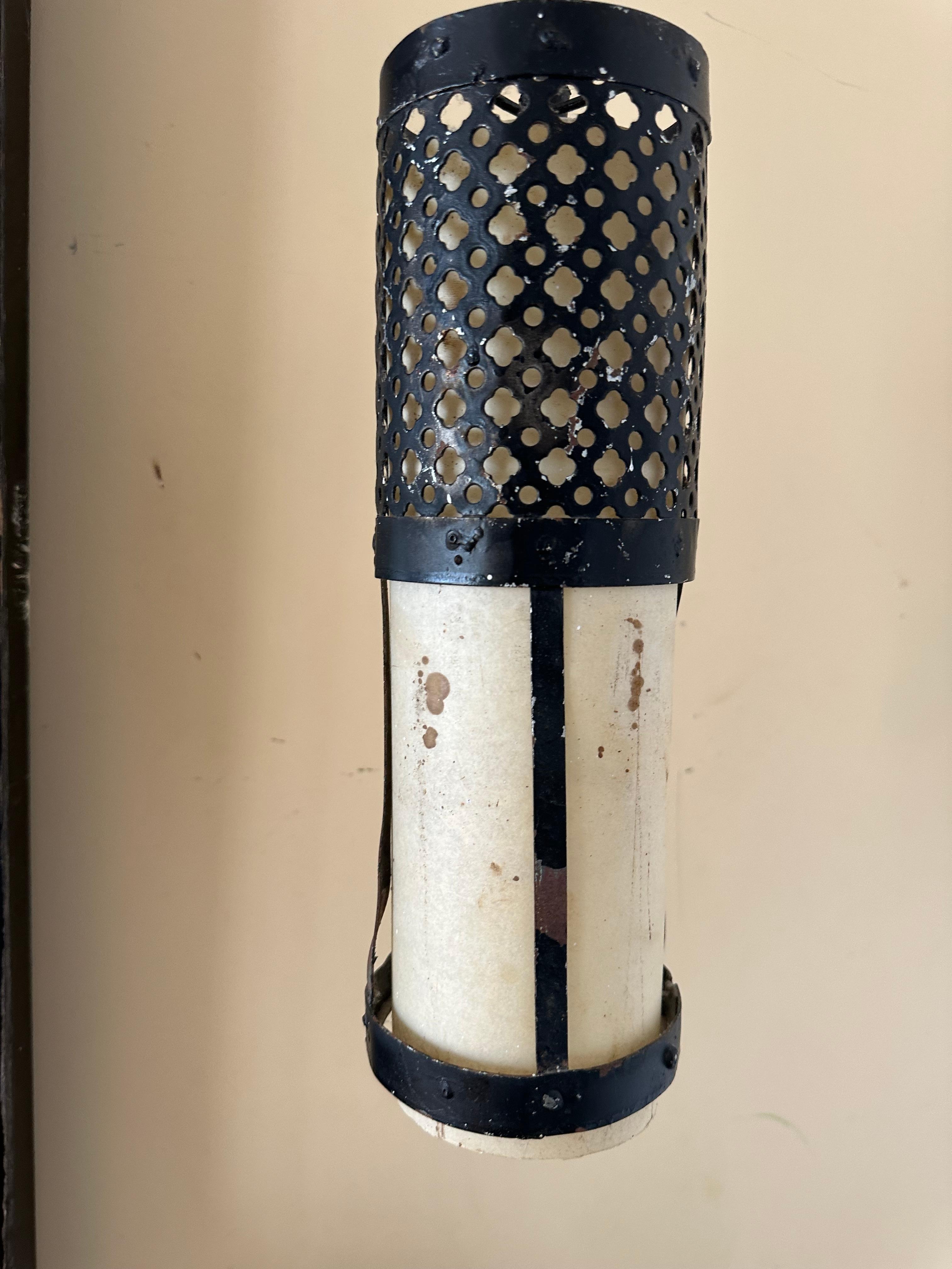 The lamp by the bed had color discoloration 