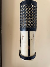 The lamp by the bed had color discoloration