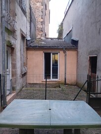 La cour extérieure