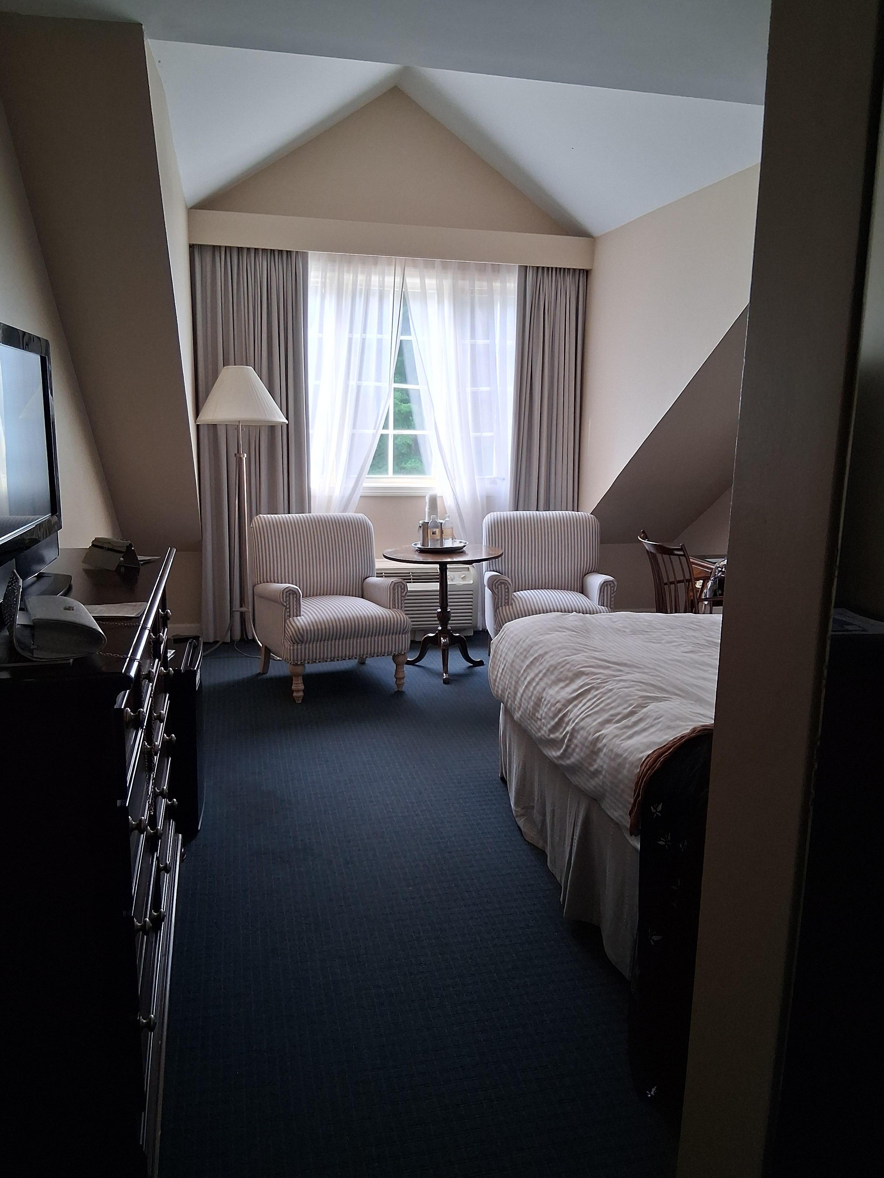 Clean cozy rooms