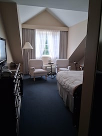 Clean cozy rooms