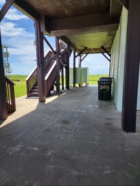 House is so close to the beach with no views blocked