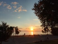 3 minute walk to the lake; 6 minutes to downtown