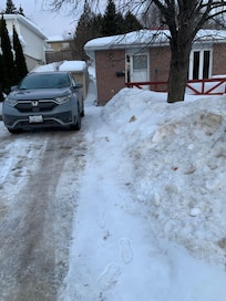 Even with all the snow in the last few days, driveway and entrance had been cleaned.