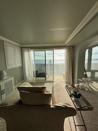 Master Sitting room/deck