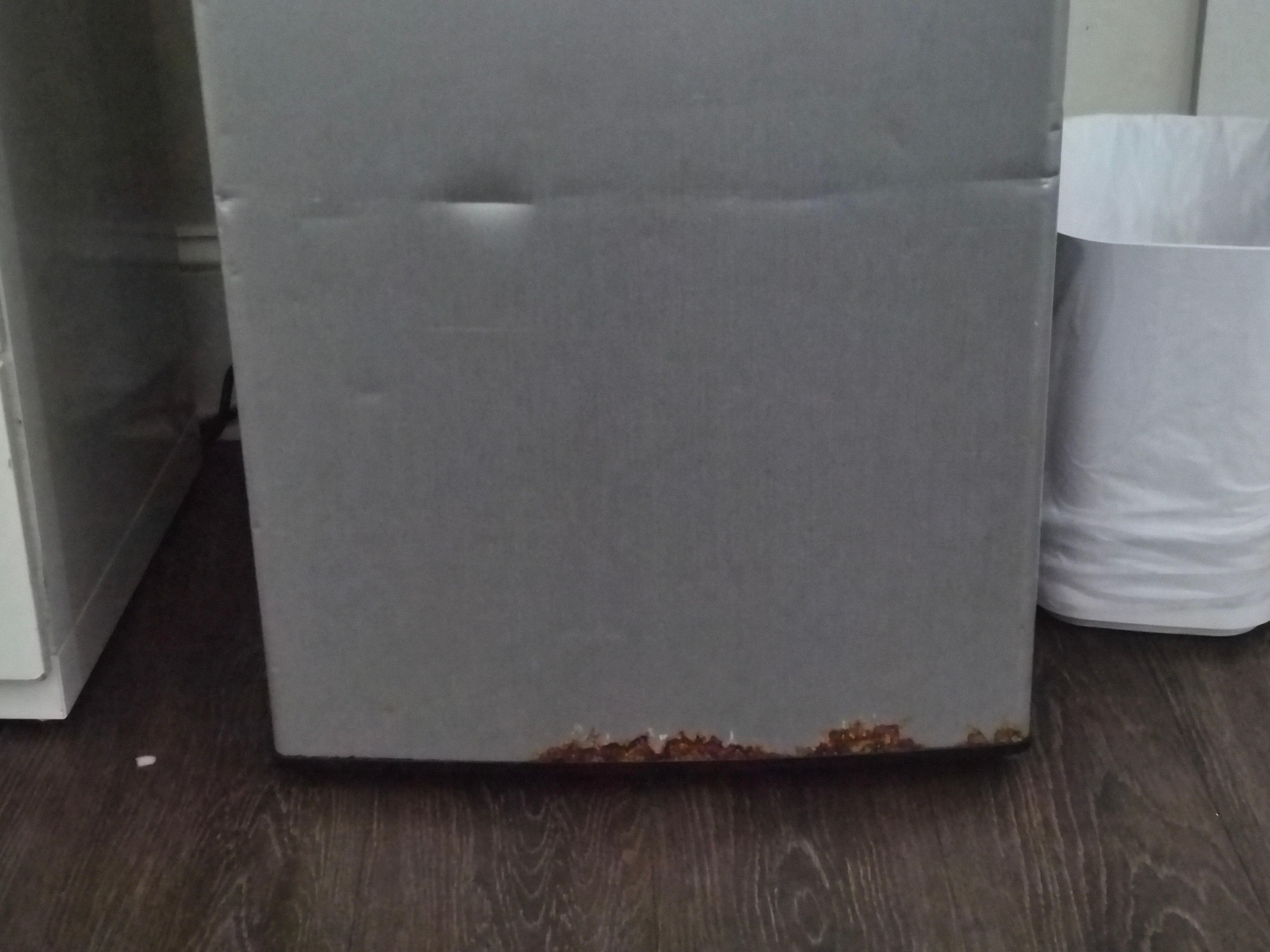 Rusty bashed fridge needs to be taken to skip
Absolute disgrace in an overpriced suite.