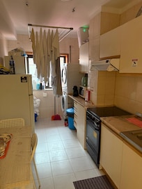 Laundry all over the kitchen anyone?