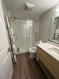 Clean bathroom.