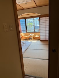 チェックイン時は既にお布団が敷いてありました。