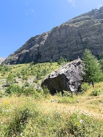 Balade au tombeau du poète