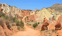 Drive through Cottonwood Canyon on the way to Bryce Canyon.
