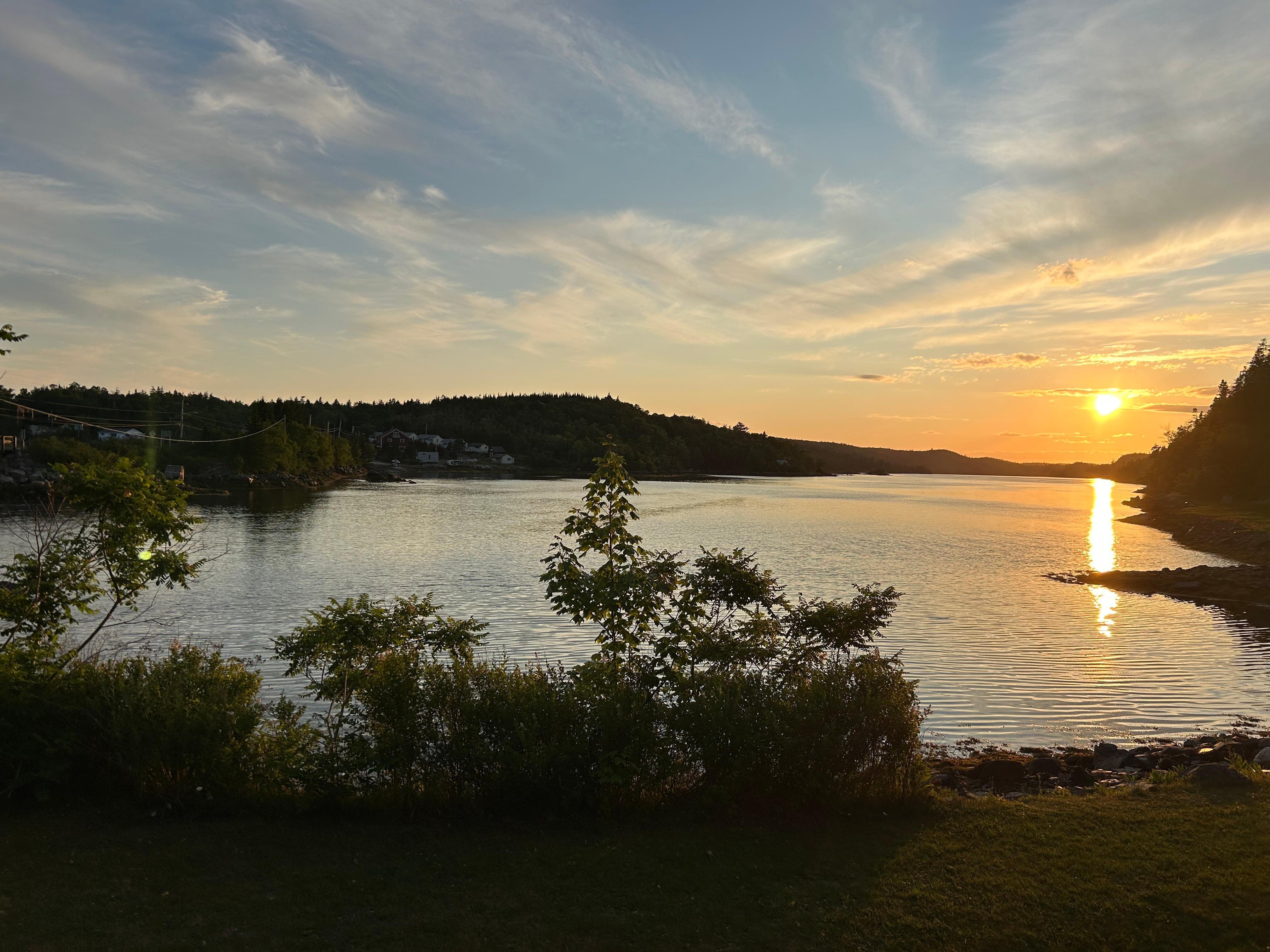 Waterside dining at Salmon River Inn