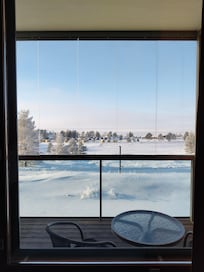 4.kerroksen huoneen näkymä merelle