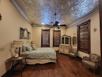 Room #4 looking toward the windows. Beautiful view of the courthouse.