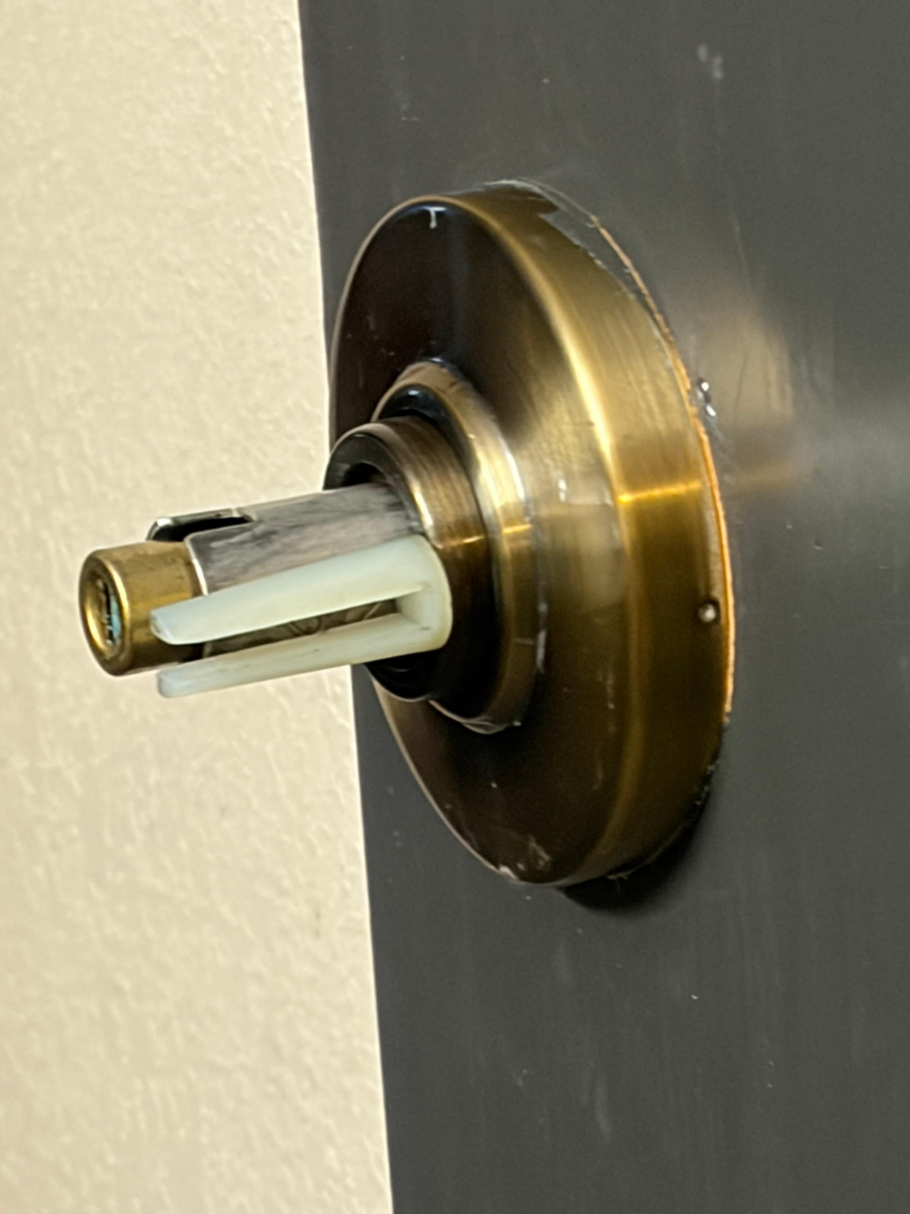 half a handle to the bathroom. 