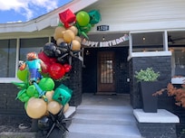 Ballon installation art by Boom Pop Balloons all art seen was done in 3.5 hrs!