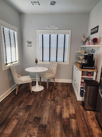 Cute little breakfast nook!