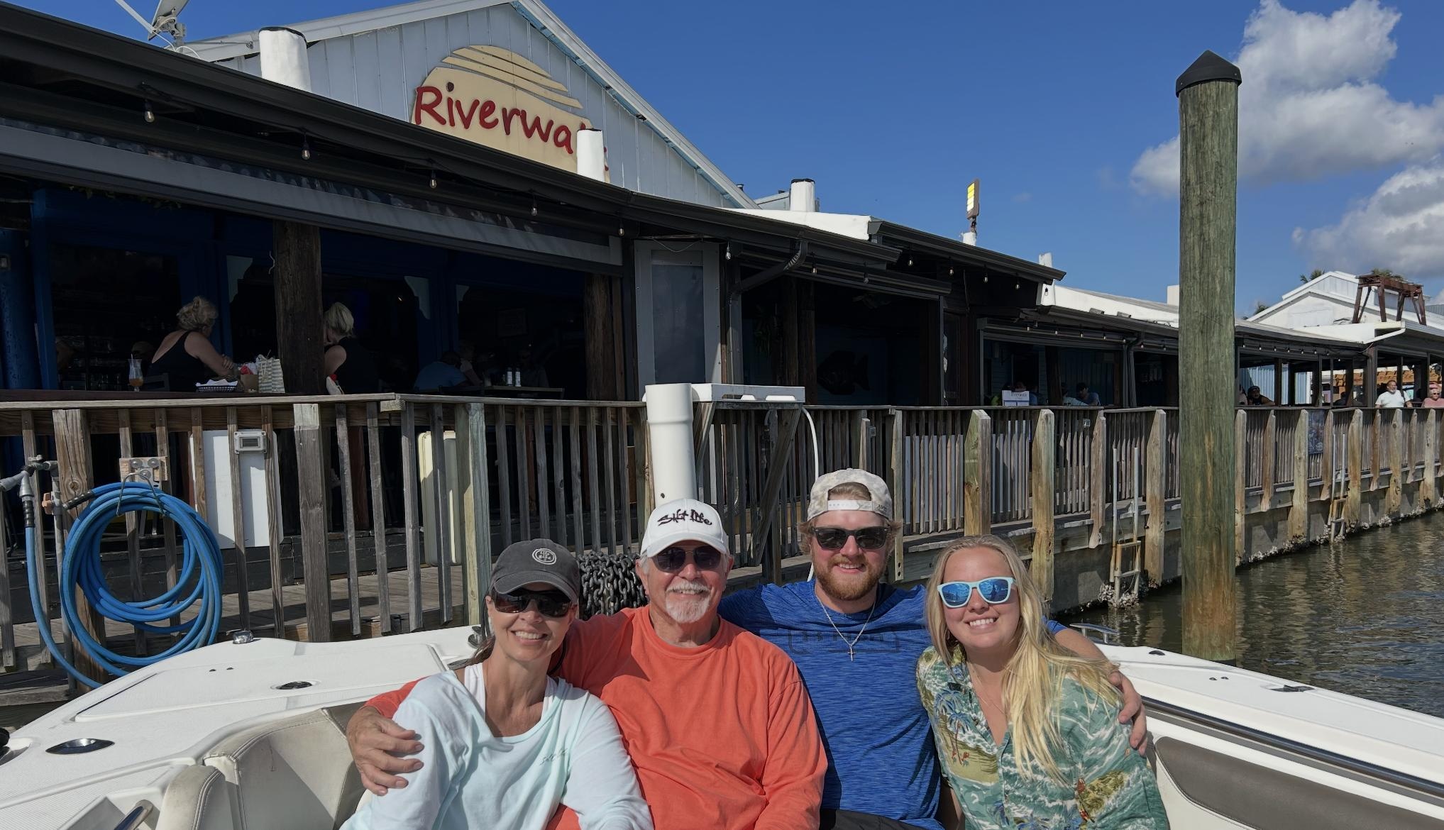 Condo is super convenient to Aldi's,  Publix and Tin City for restaurants, cute shops and fishing charters 