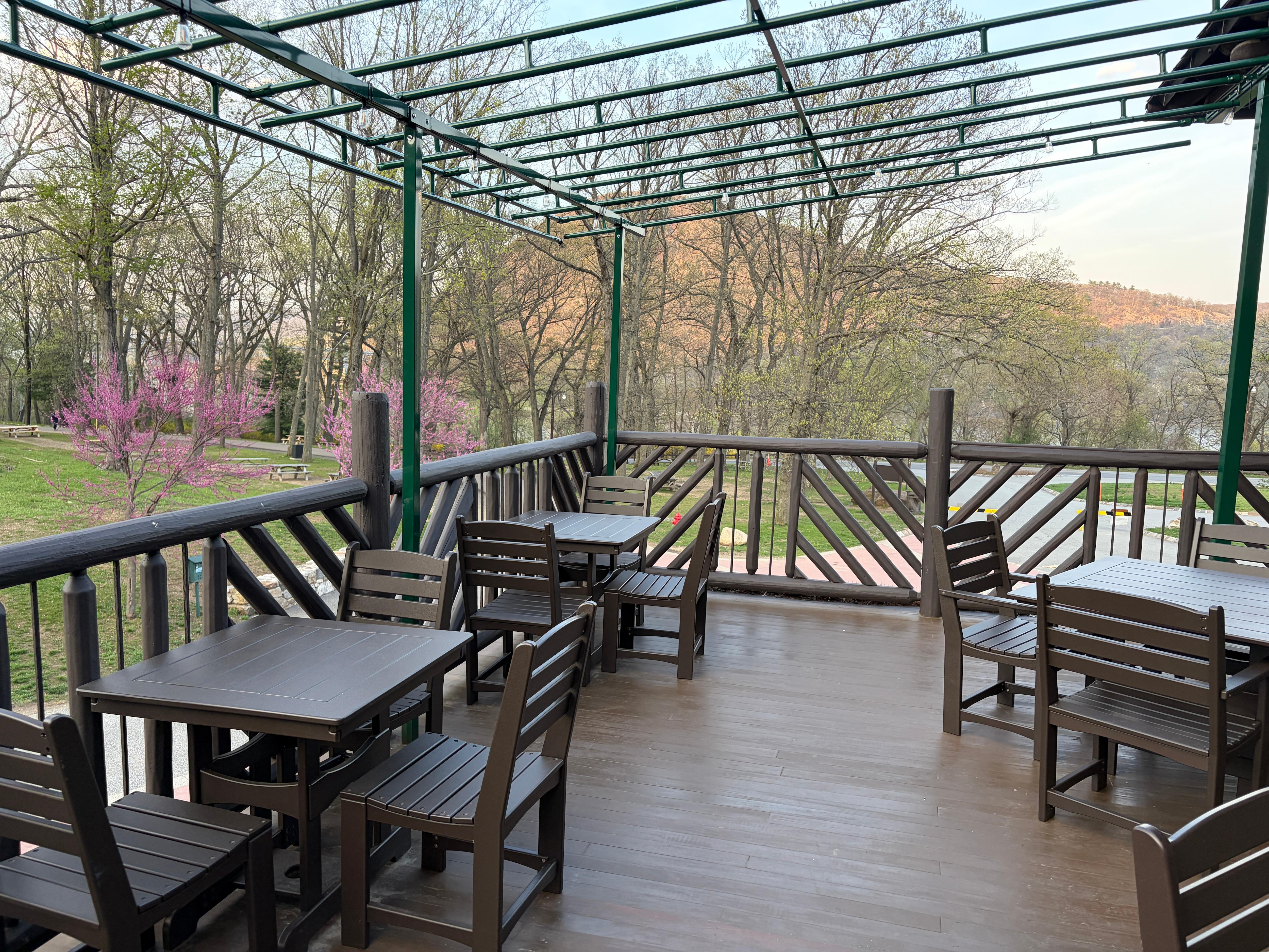 Multiple opportunities for outdoor dining!