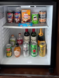 冷蔵庫内(有料ミニバー)