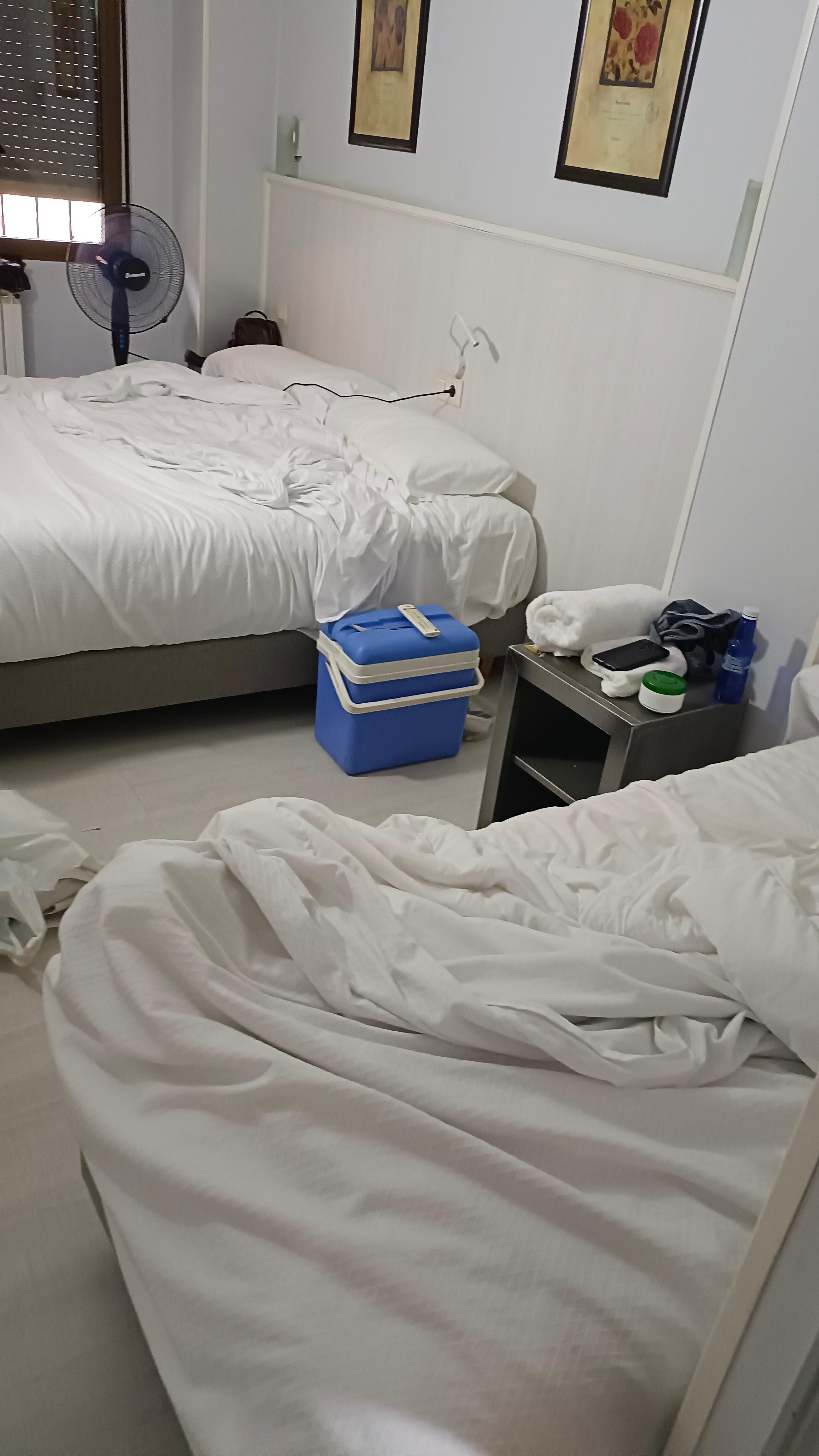 Un ventilador para toda la habitación y apenas sin enchufes 