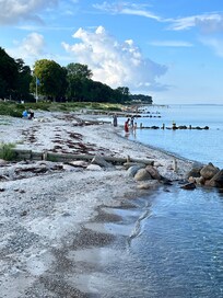 Stranden foran hotellet