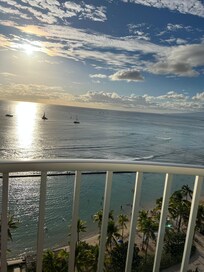 Potential to be a perfect stay . After a few fixes . I mean look at that few.