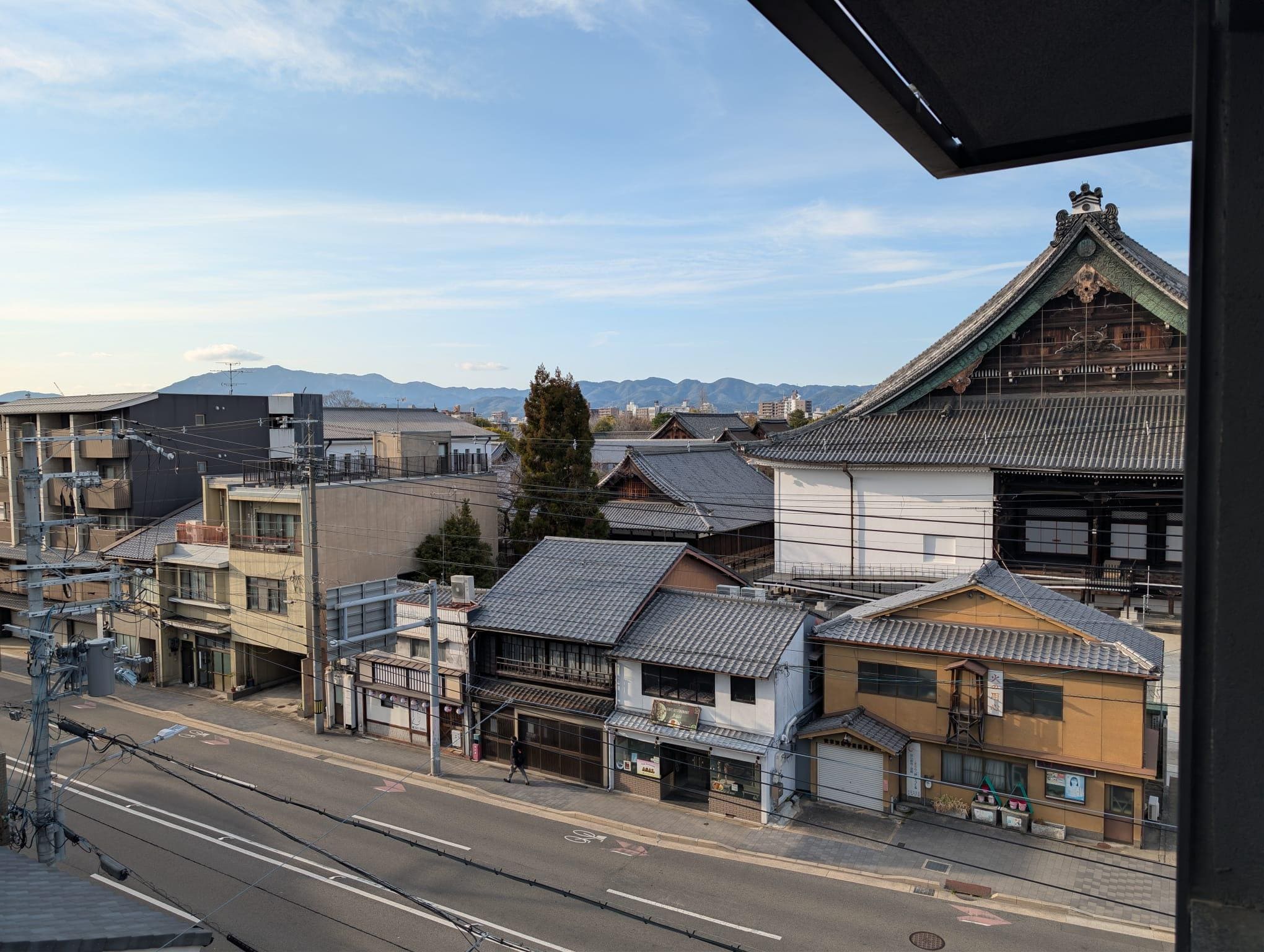 Spacious room and dining area
