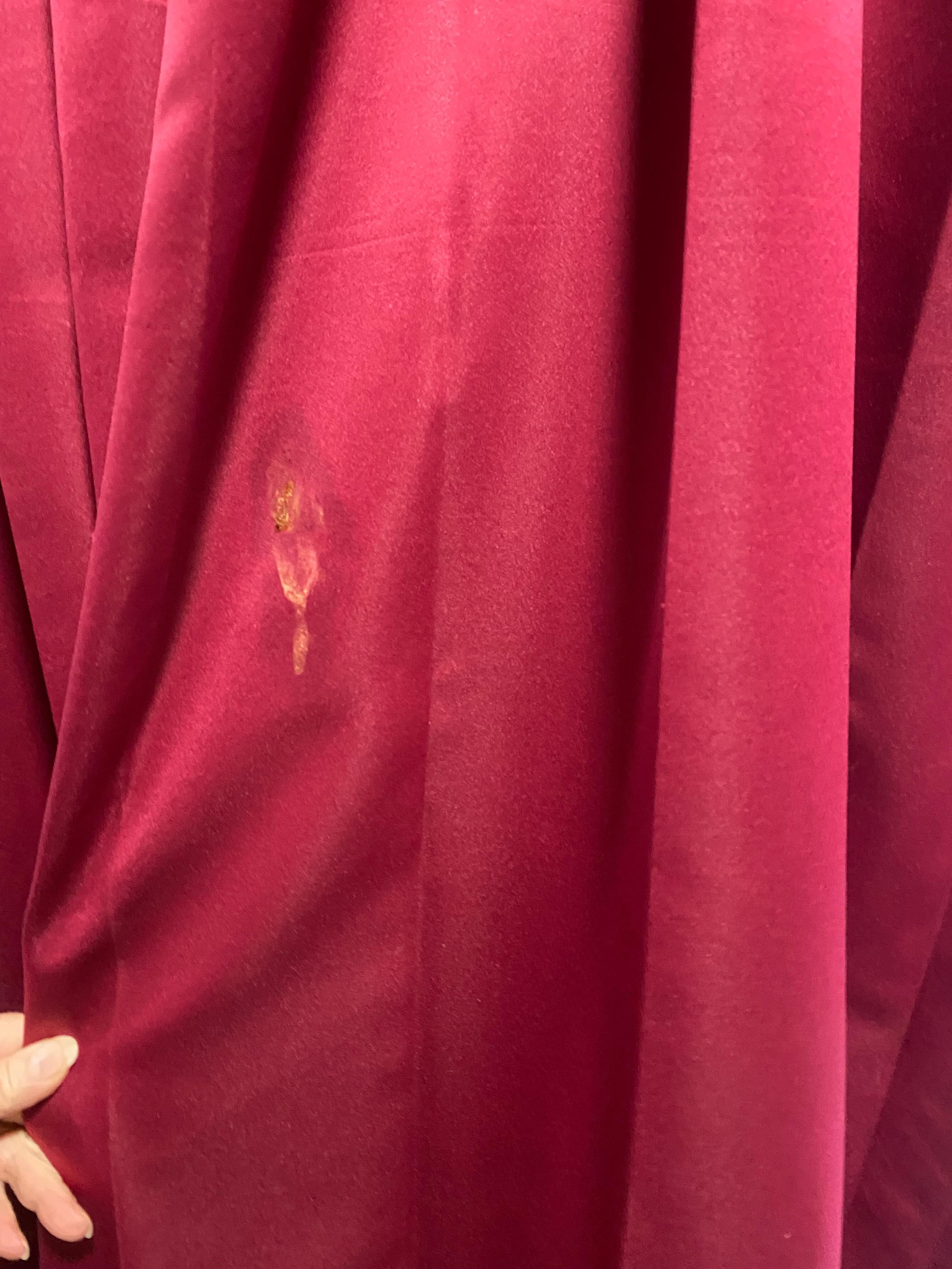 Gross stain on curtain
