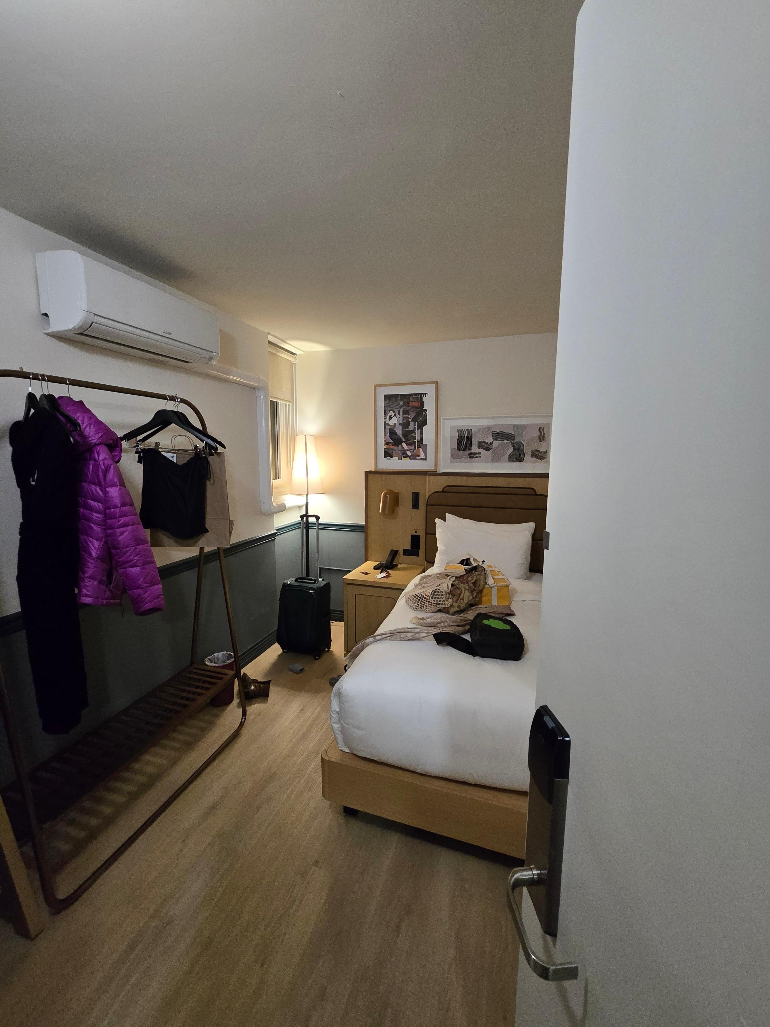 I chose the smallest room! The chic twin! It was perfect for me for 1 night!