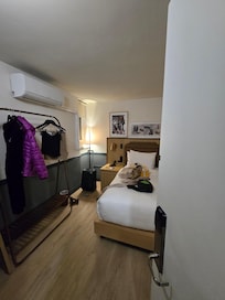 I chose the smallest room! The chic twin! It was perfect for me for 1 night!