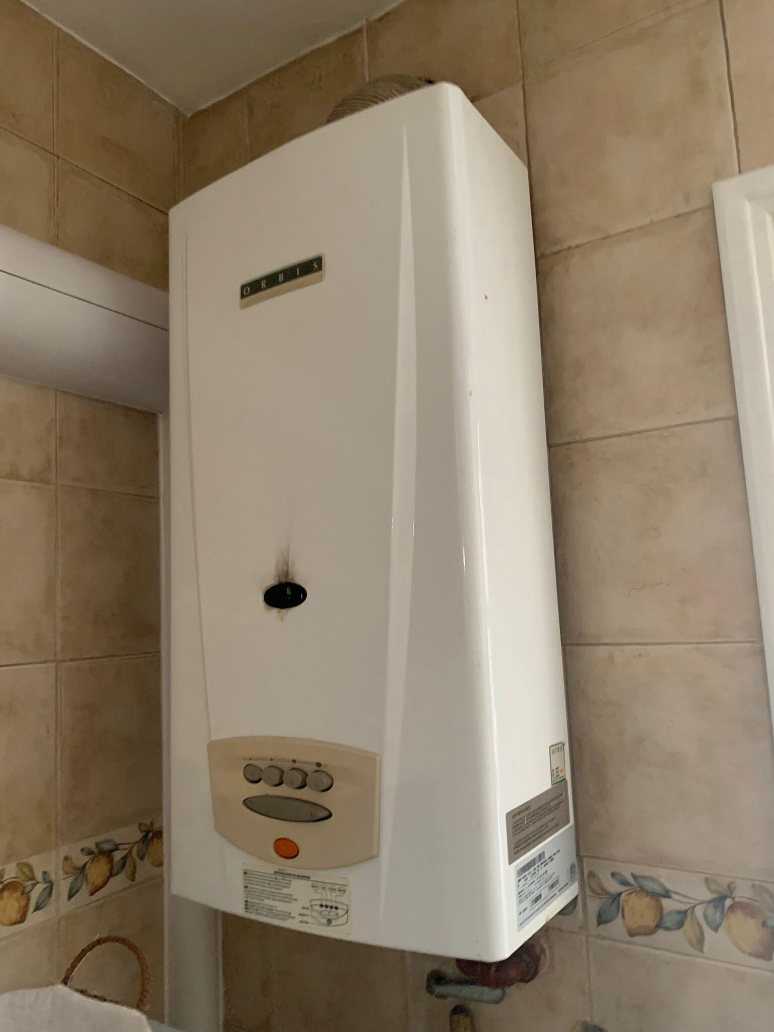 Der Warmwasserbereiter ist falsch eingestellt. 