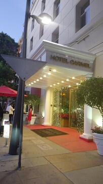 Greeted with a beautiful entrance perfect for the Holiday season!