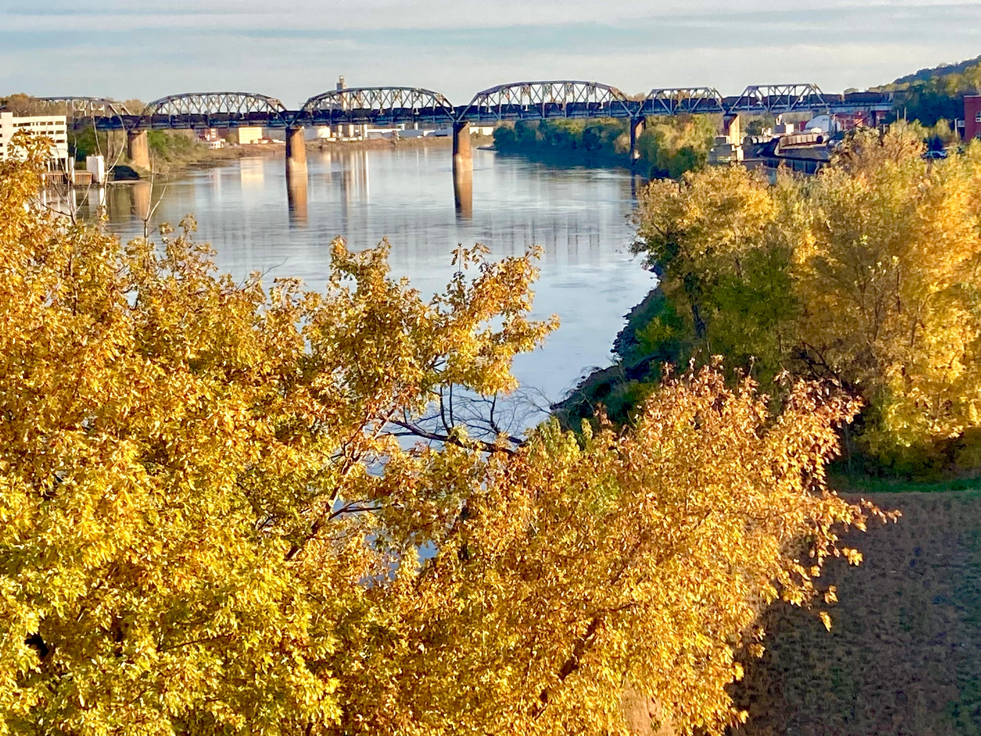 Easy walk to the Riverfront!