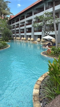 Swim out pool