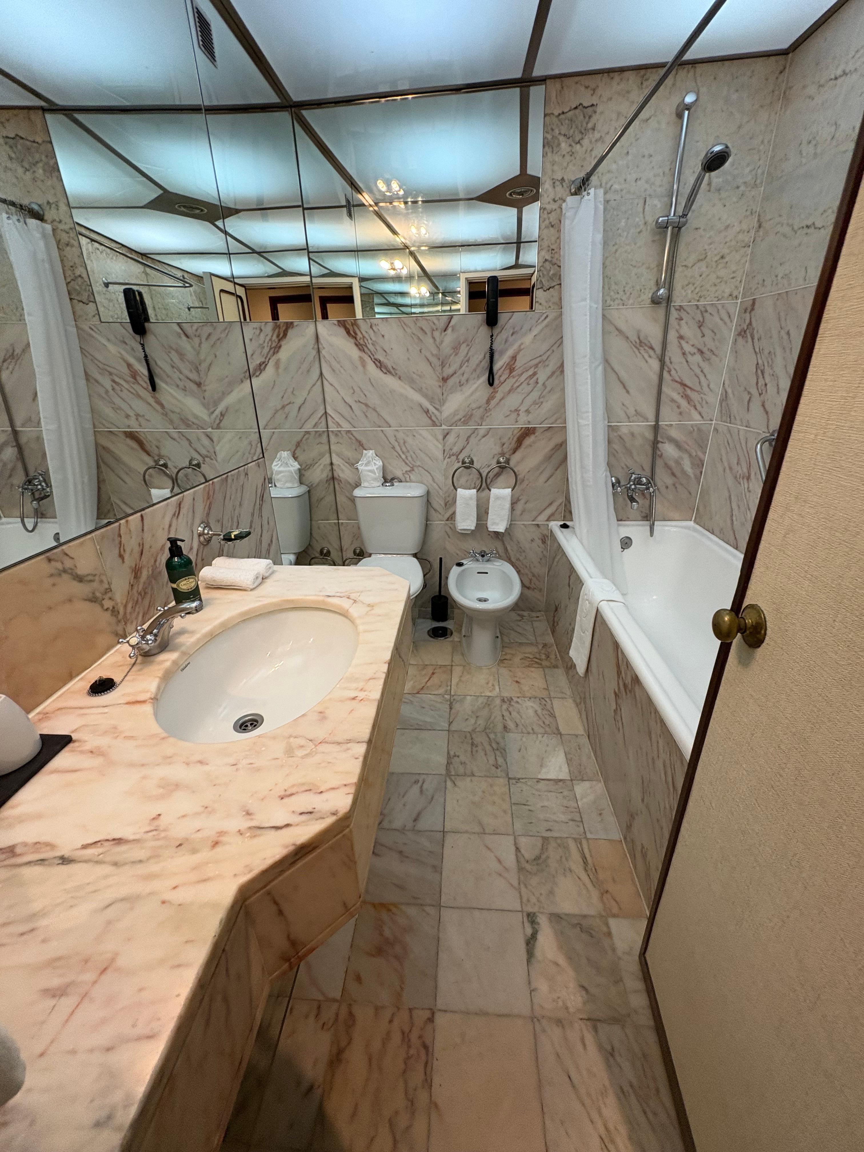 バスタブがあります