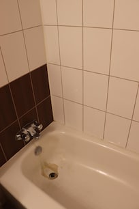 The bath was filthy and disgusting