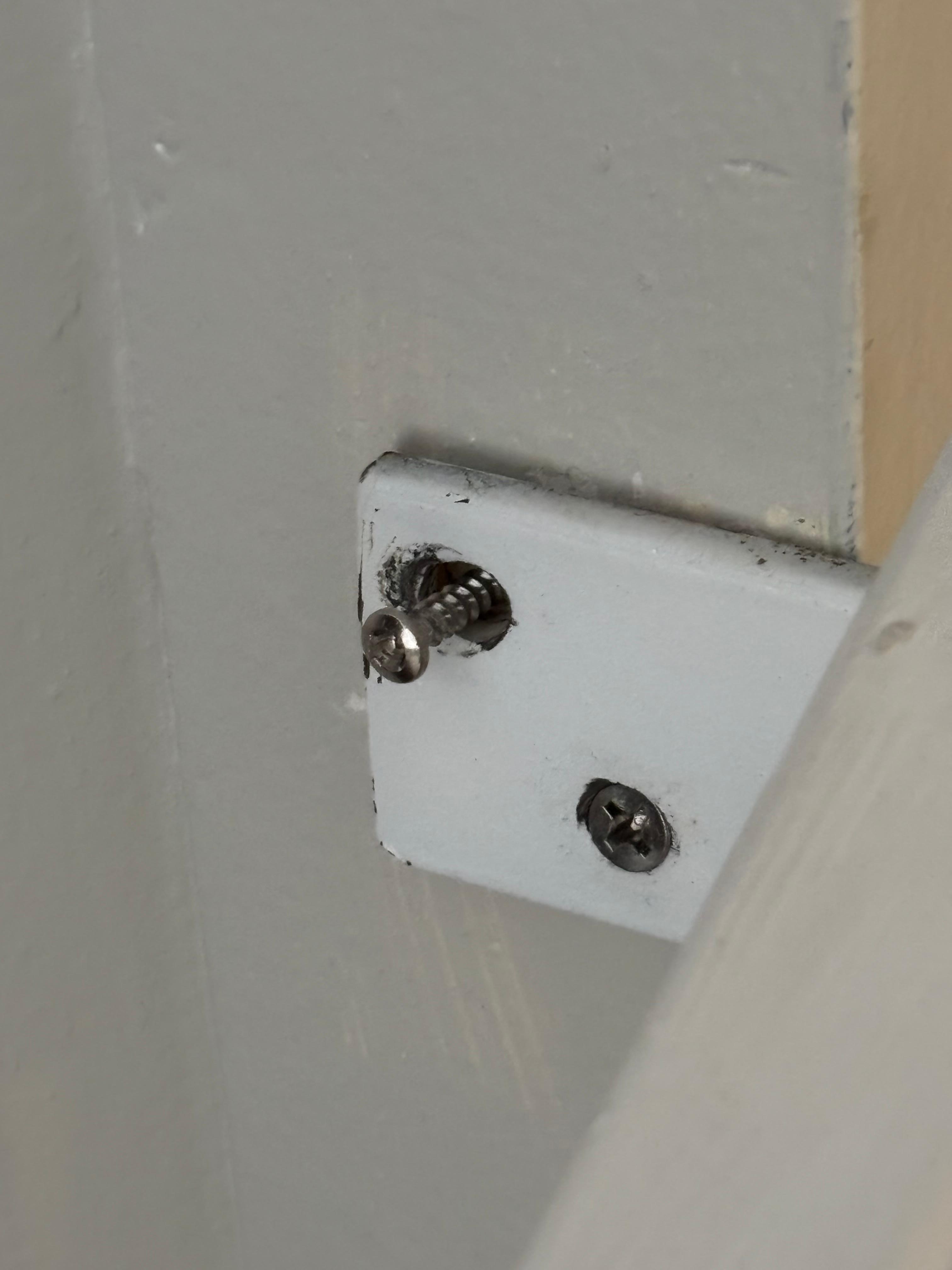 Railing into sunken dining room not connected