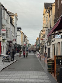 Lots of nearby shops.