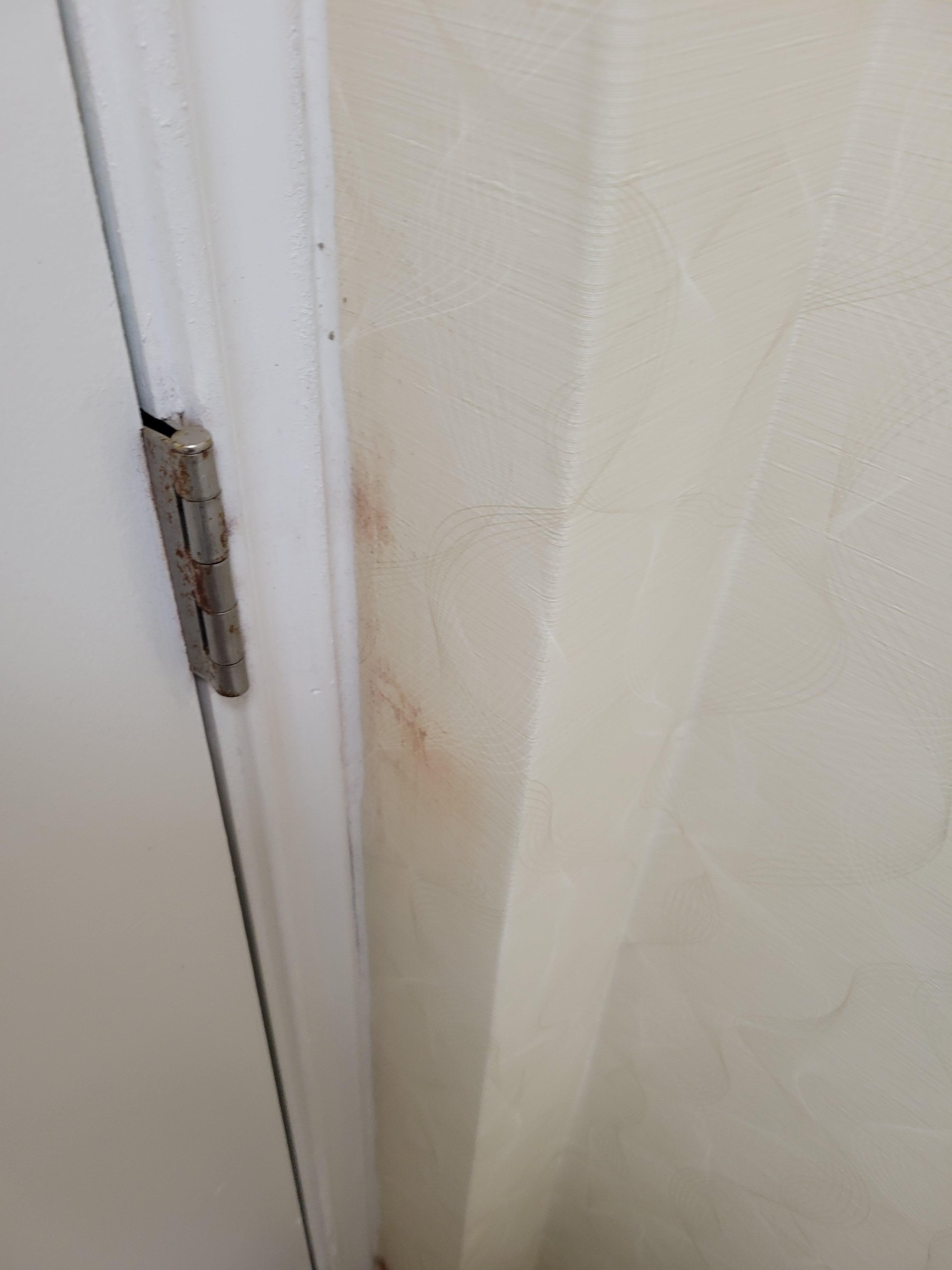 Manchas en la puerta