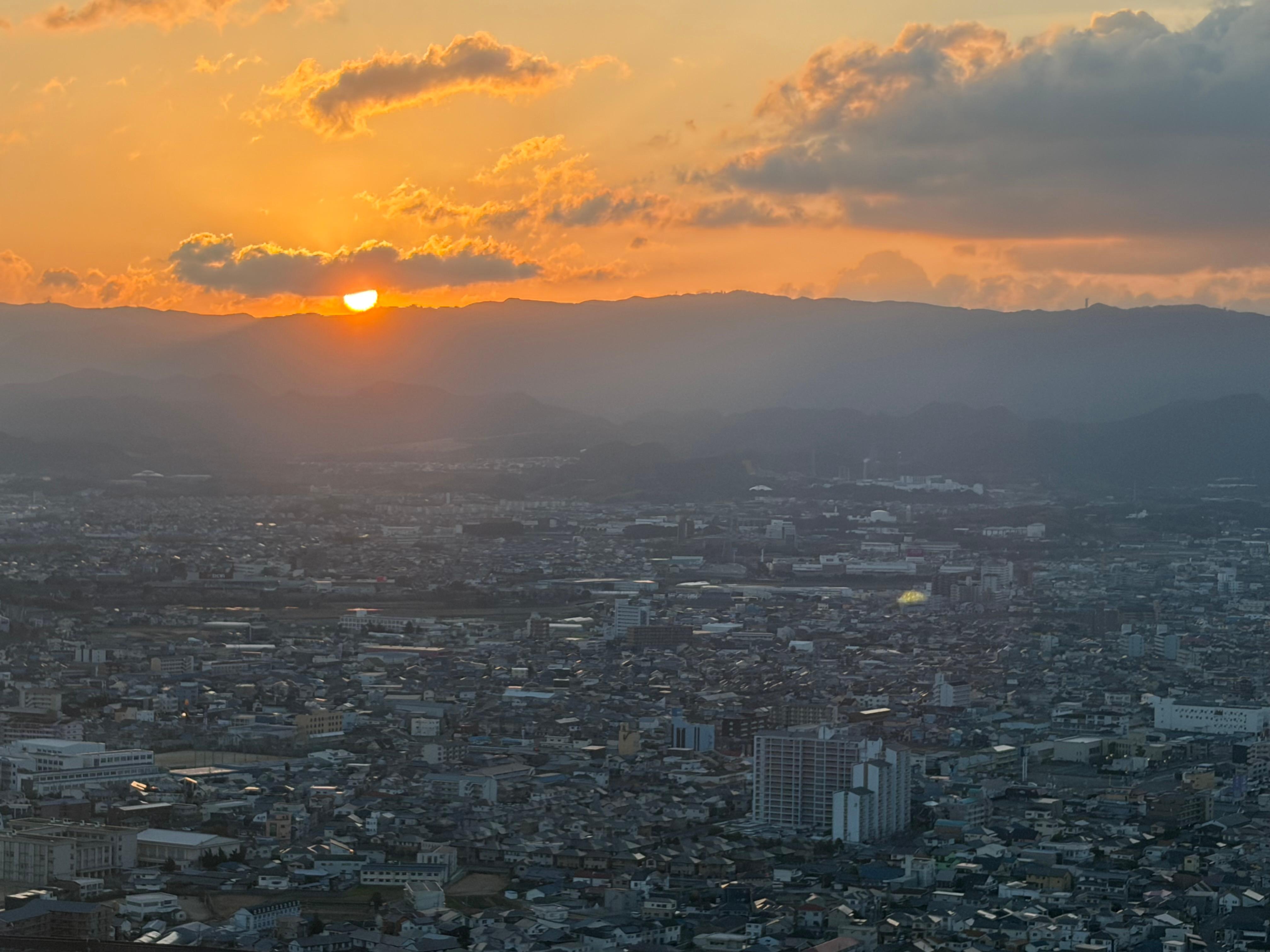 部屋から見えた日の出