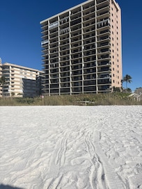 Short walk from beach to pool to bathrooms