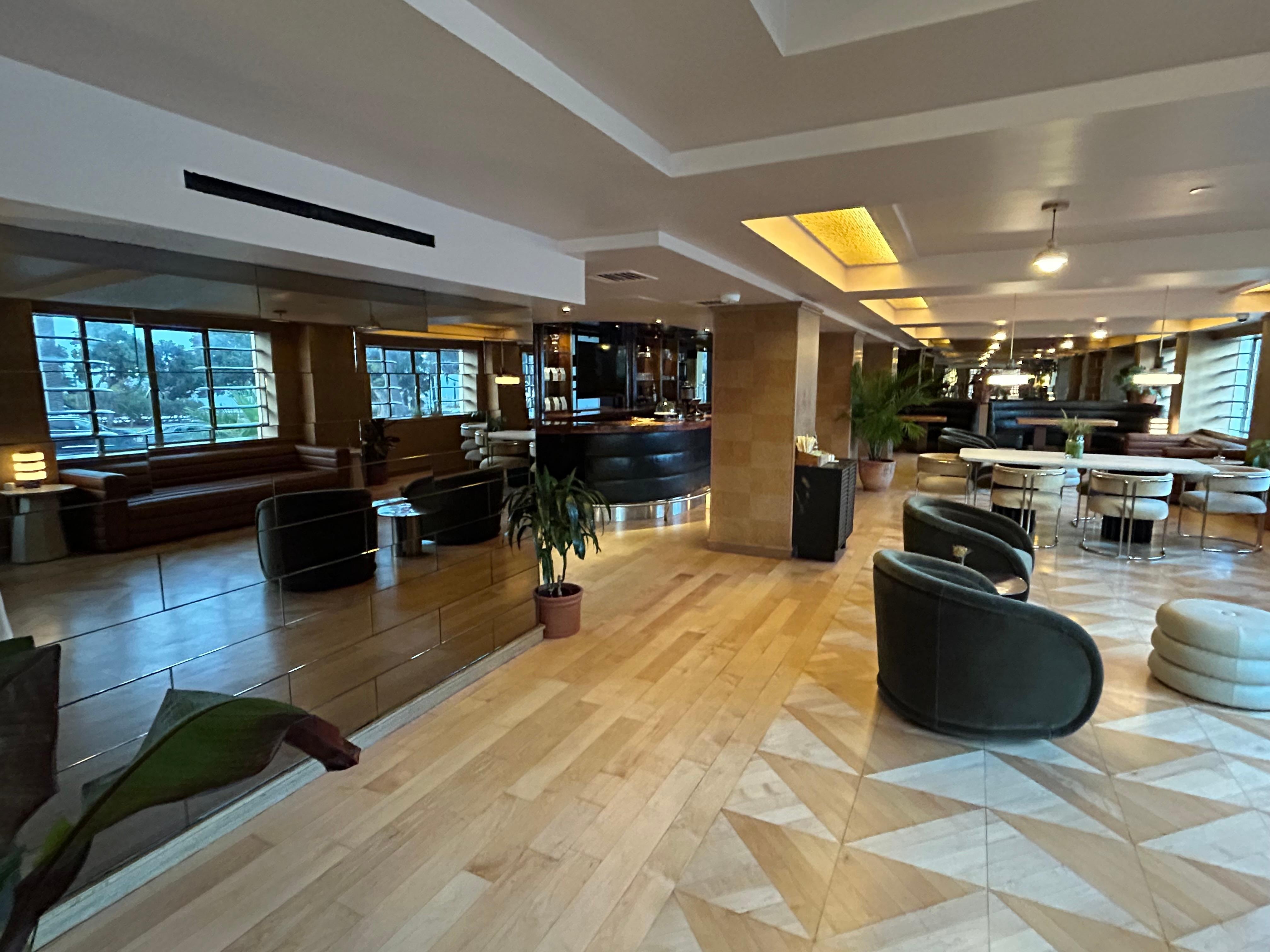 Lobby lounge