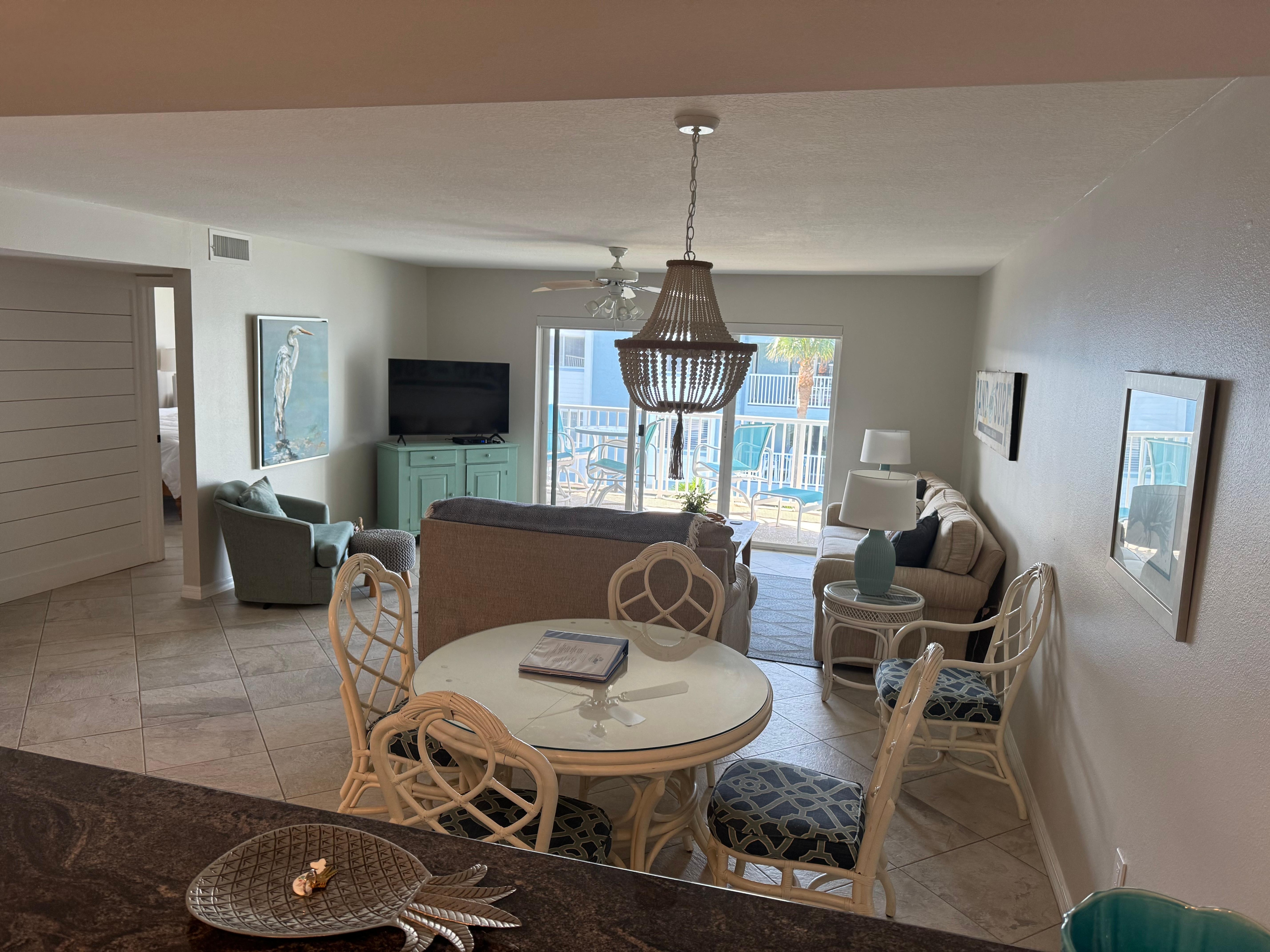 Dining / Sitting area